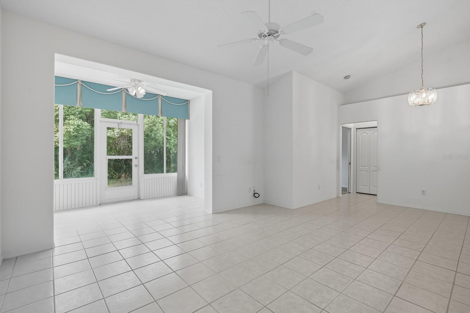 Image 19 of 37 For 35 Veranda Way 29