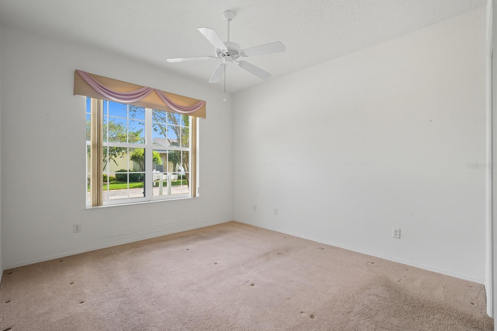 Image 6 of 37 For 35 Veranda Way 29