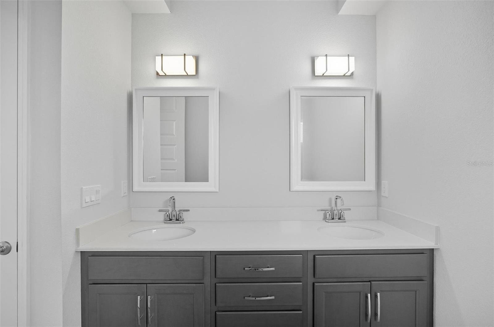 Image 29 of 87 For 14 Del Palma Drive