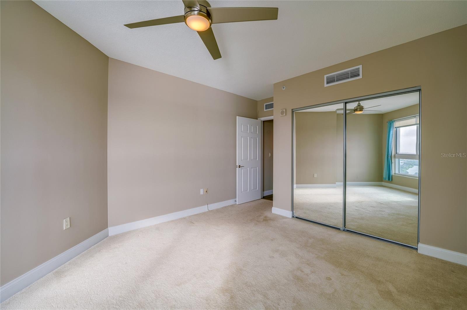 Image 15 of 36 For 231 Riverside Drive 1703-1