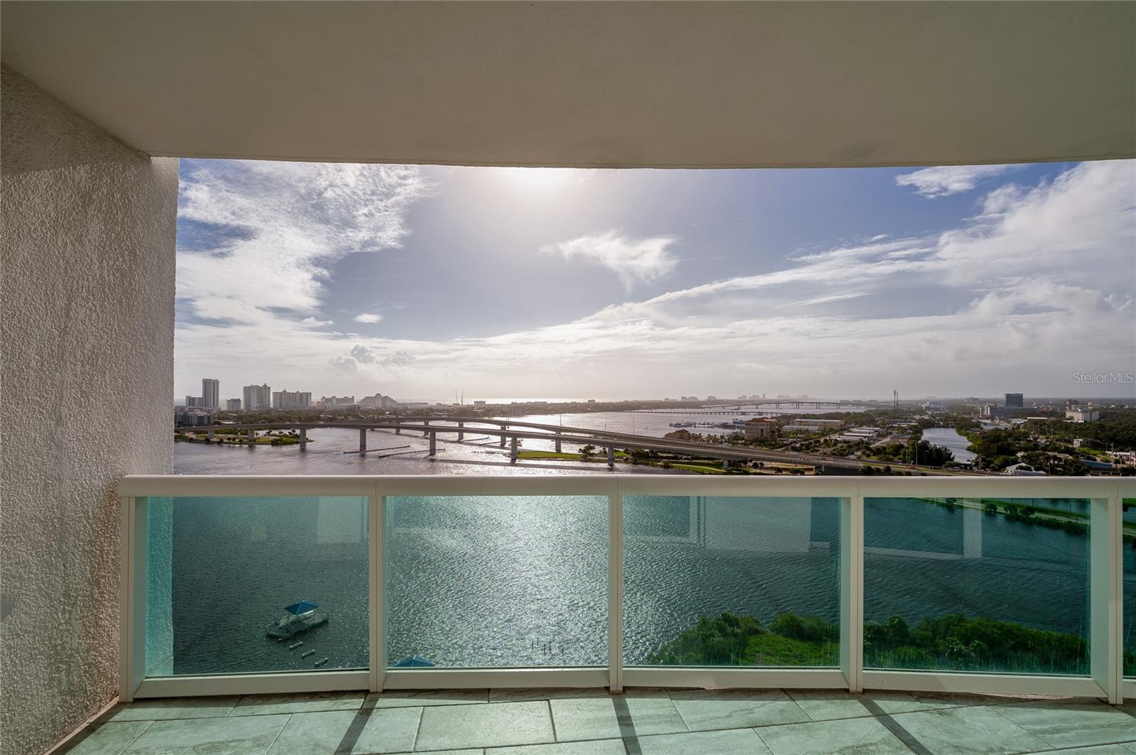 Image 23 of 36 For 231 Riverside Drive 1703-1