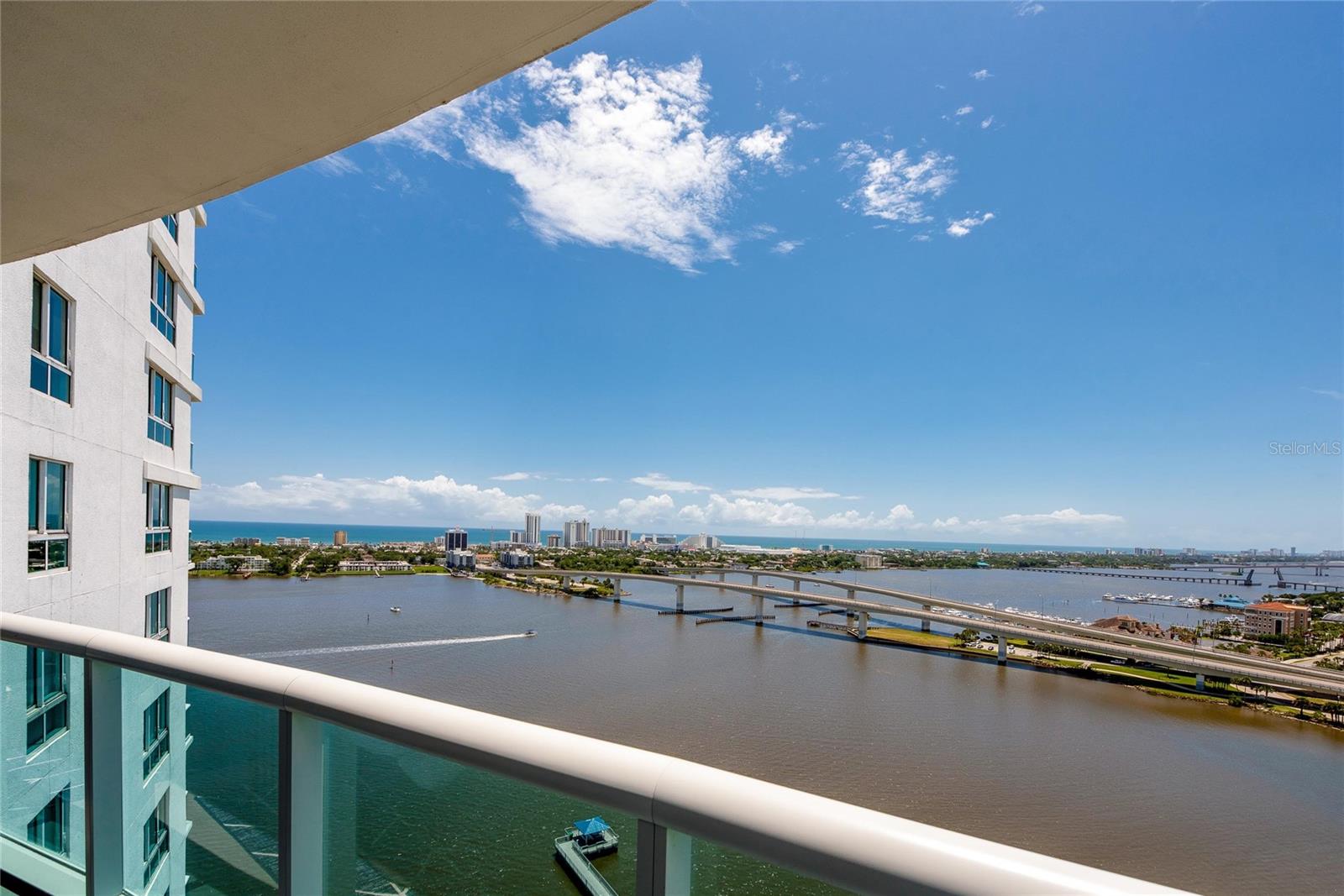 Image 27 of 36 For 231 Riverside Drive 1703-1