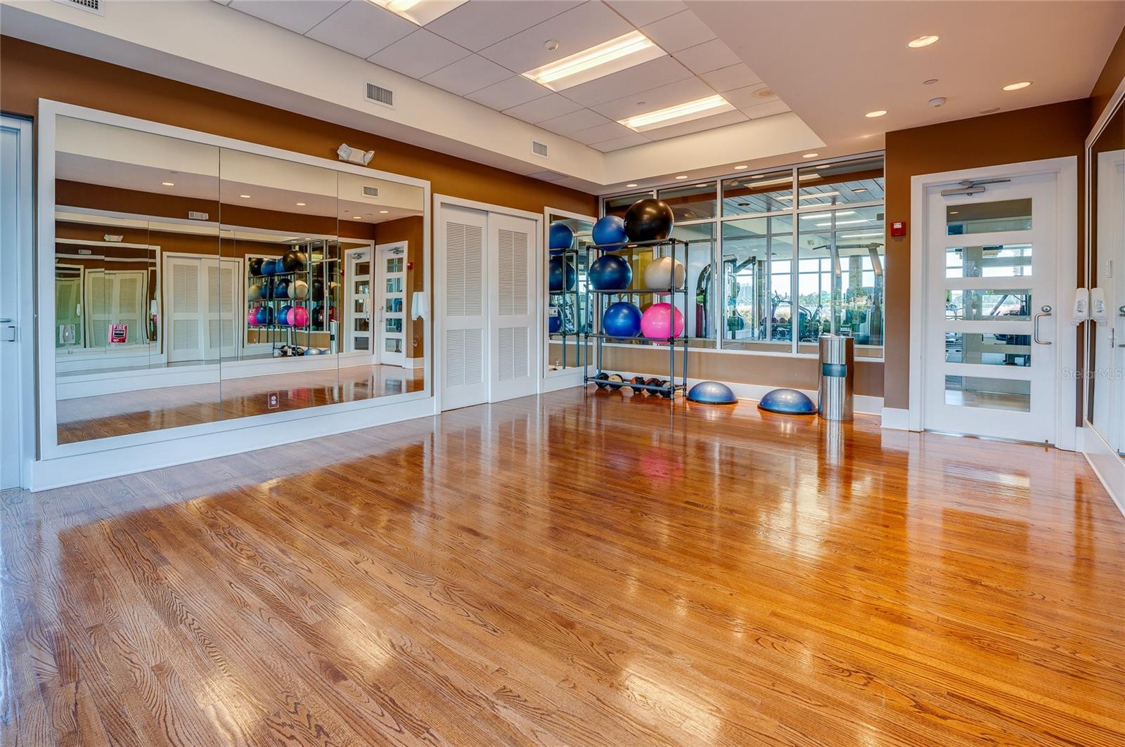 Image 38 of 41 For 231 Riverside Drive 1703-1