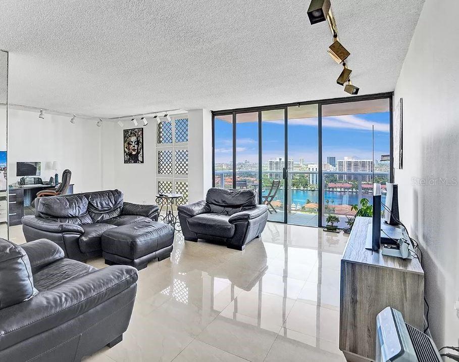 Details for 3675 Country Club Drive 2110, MIAMI, FL 33180