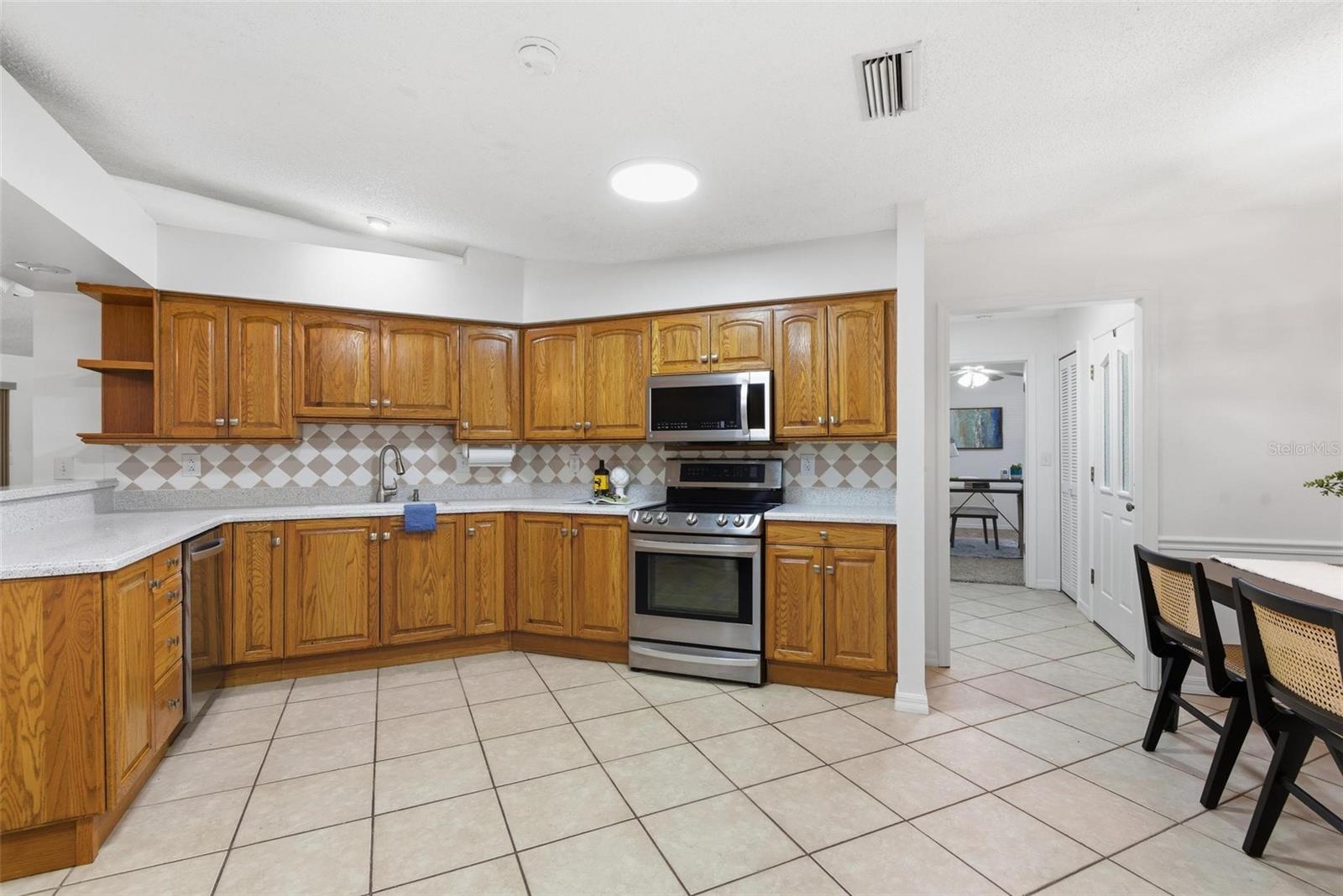 Image 21 of 66 For 3908 Tano Drive