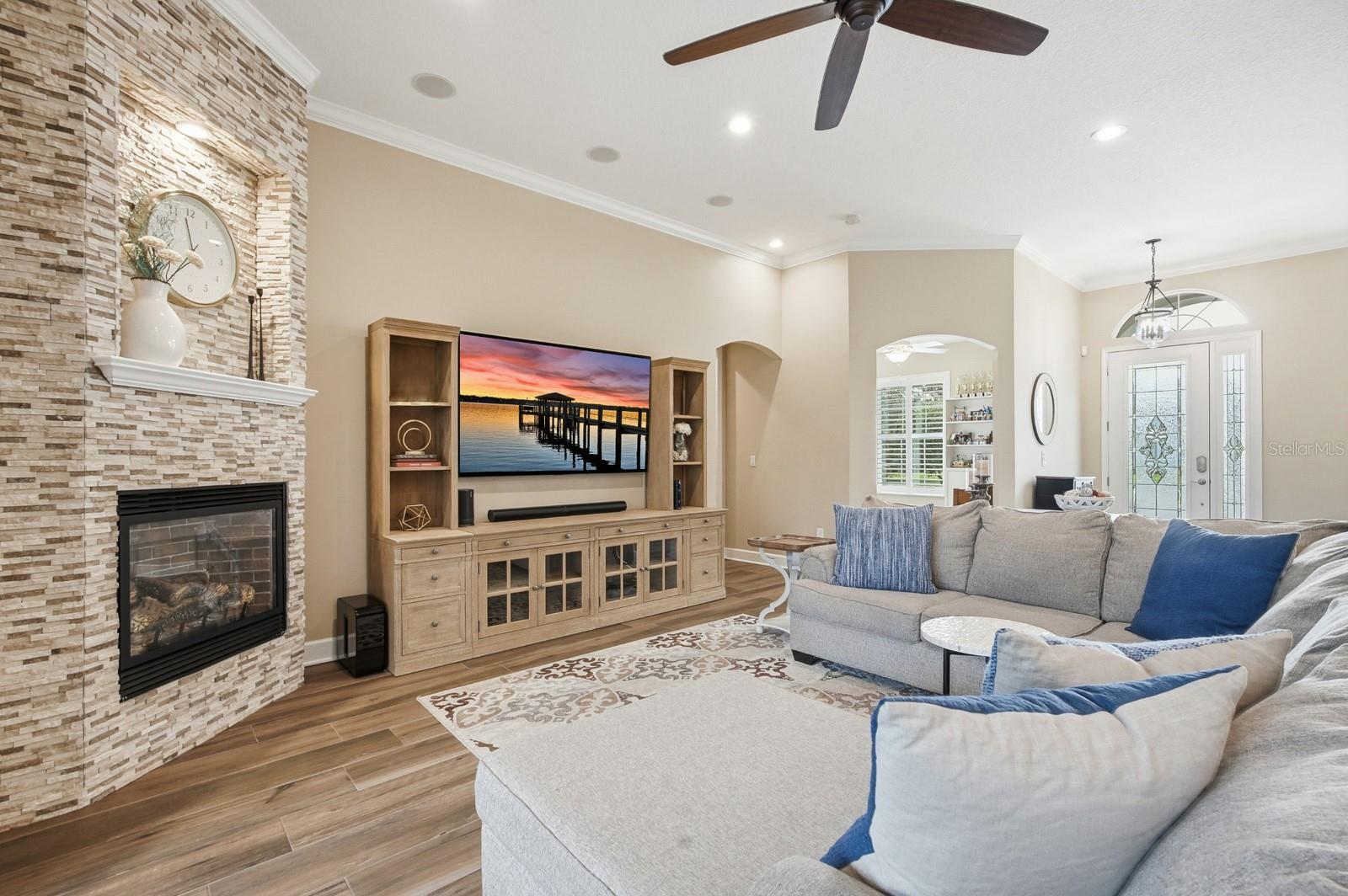 Image 6 of 64 For 21 Blue Oak Lane
