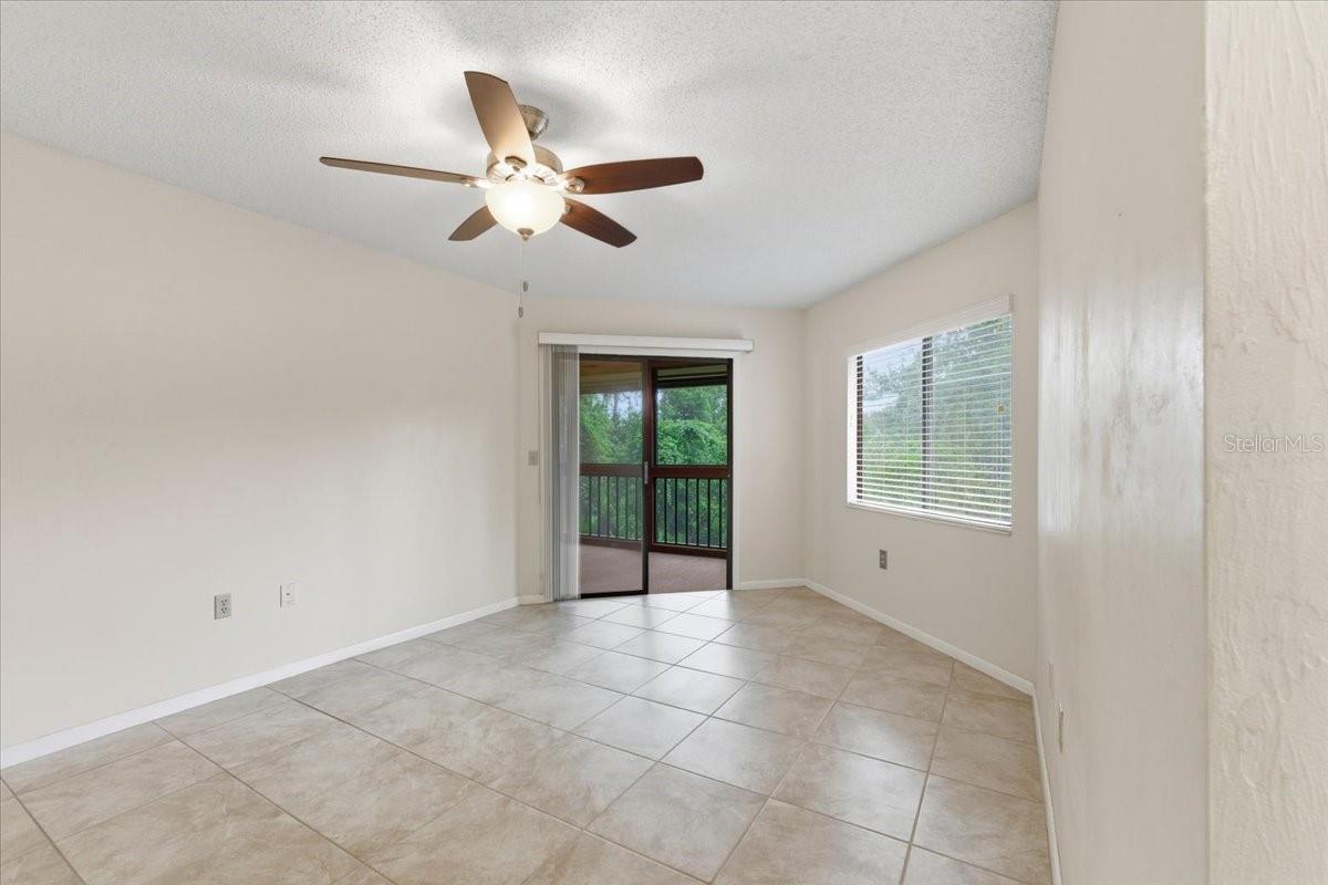 Image 16 of 70 For 8 Hembury Lane 8