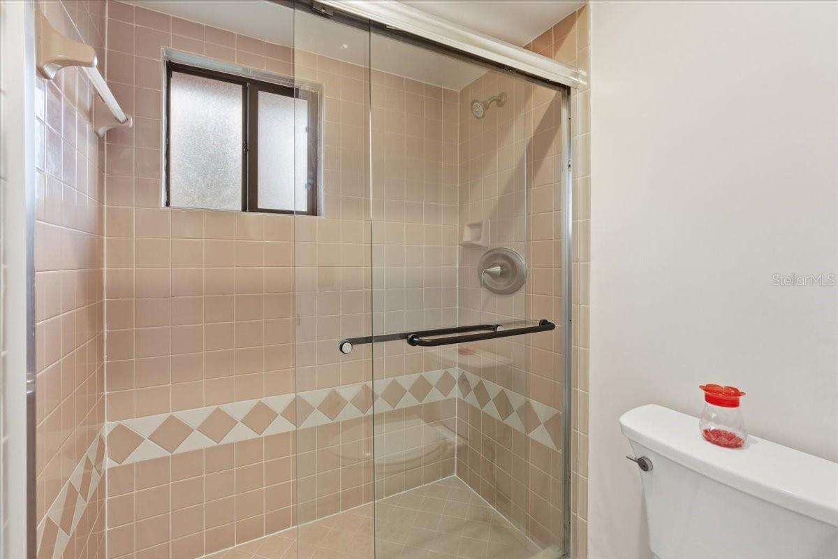 Image 18 of 70 For 8 Hembury Lane 8