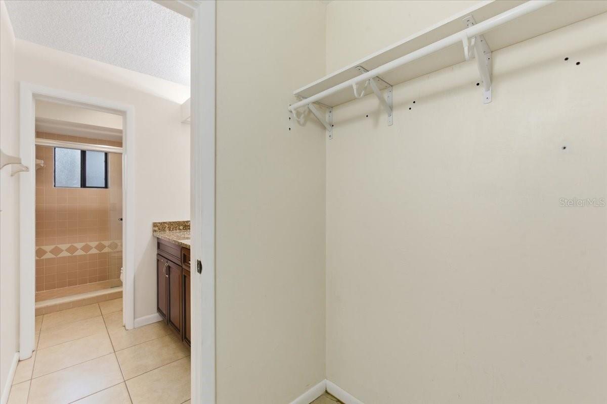 Image 21 of 70 For 8 Hembury Lane 8