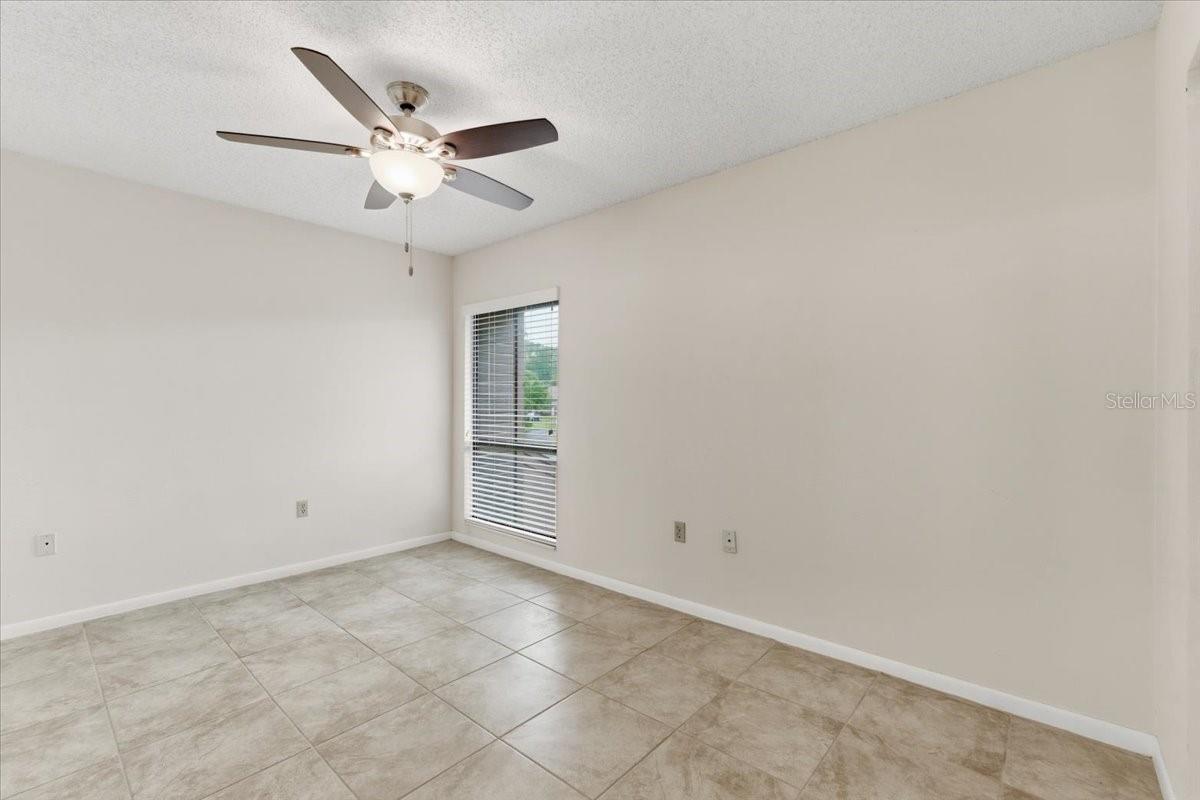 Image 26 of 70 For 8 Hembury Lane 8