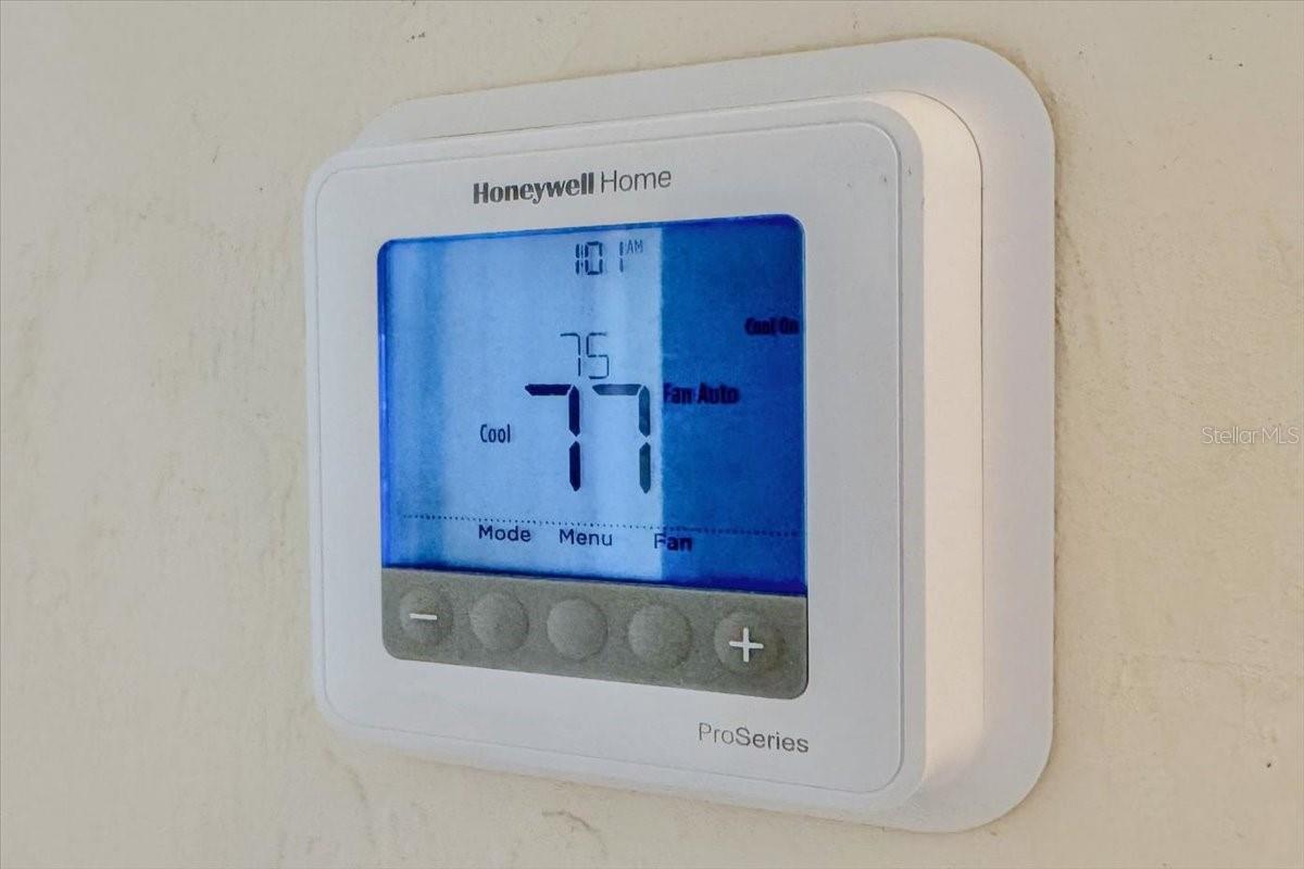 Image 29 of 70 For 8 Hembury Lane 8