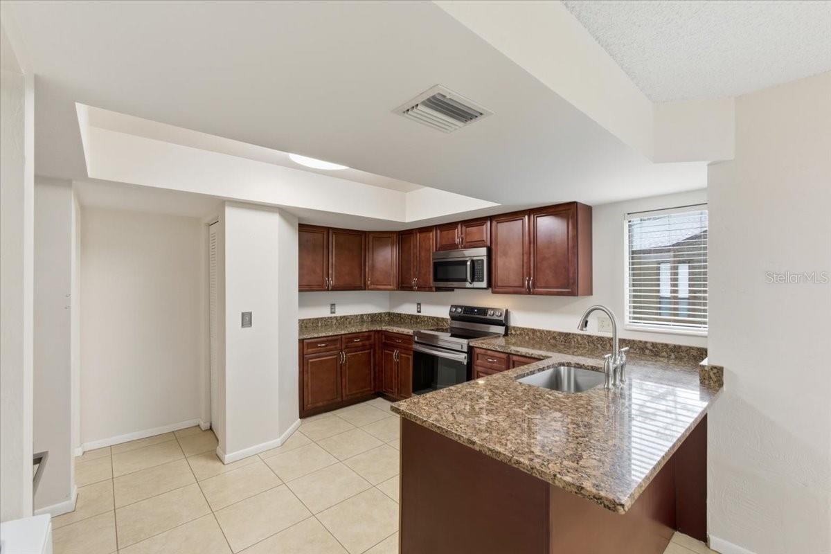 Image 40 of 70 For 8 Hembury Lane 8