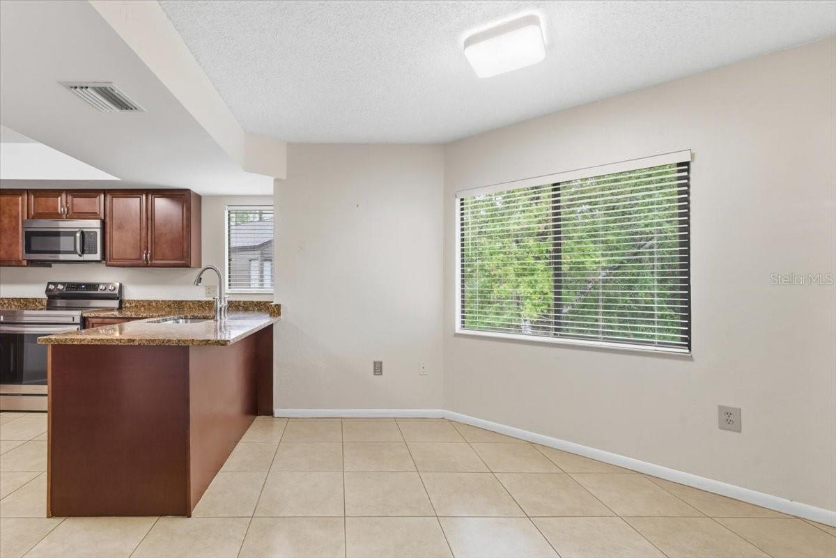 Image 43 of 70 For 8 Hembury Lane 8