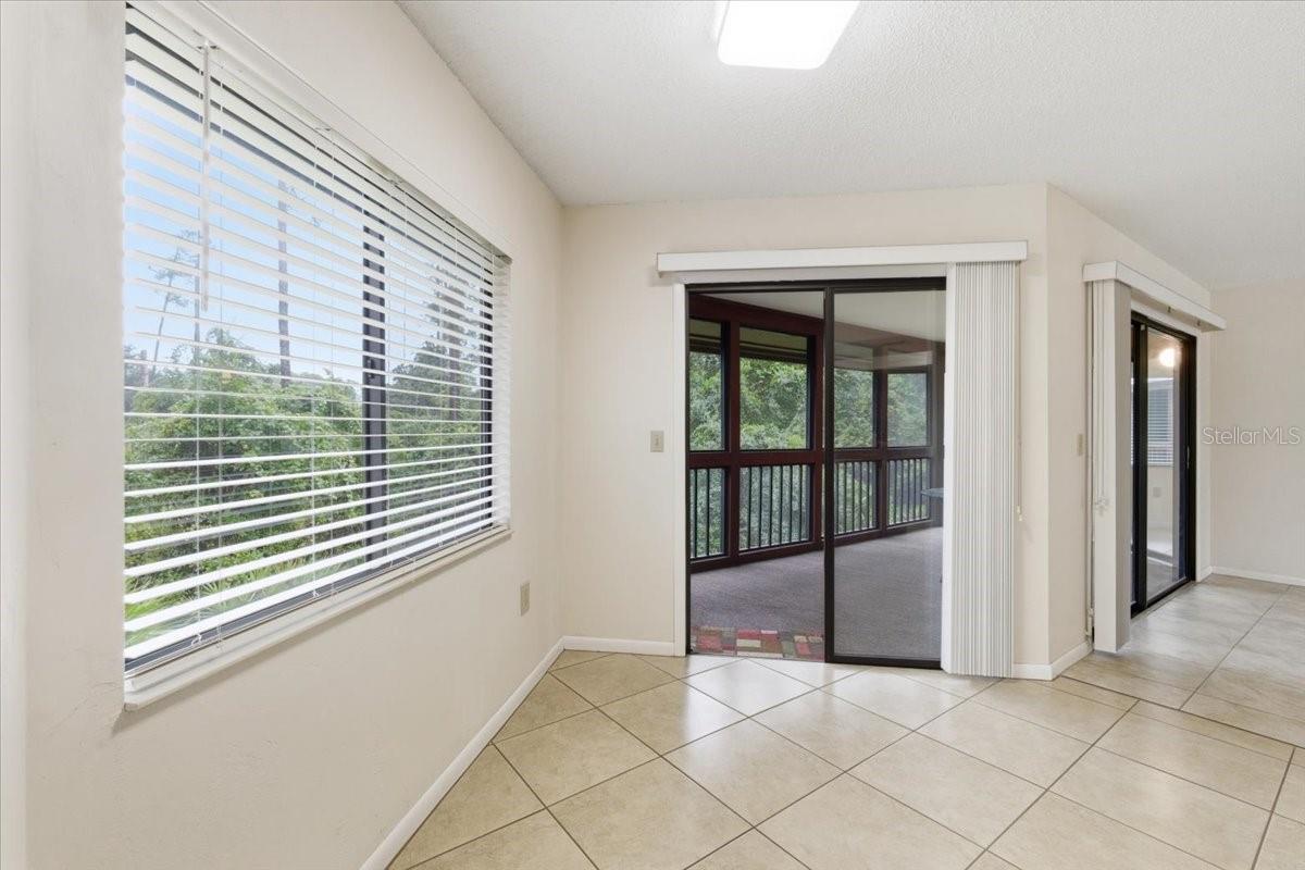 Image 45 of 70 For 8 Hembury Lane 8