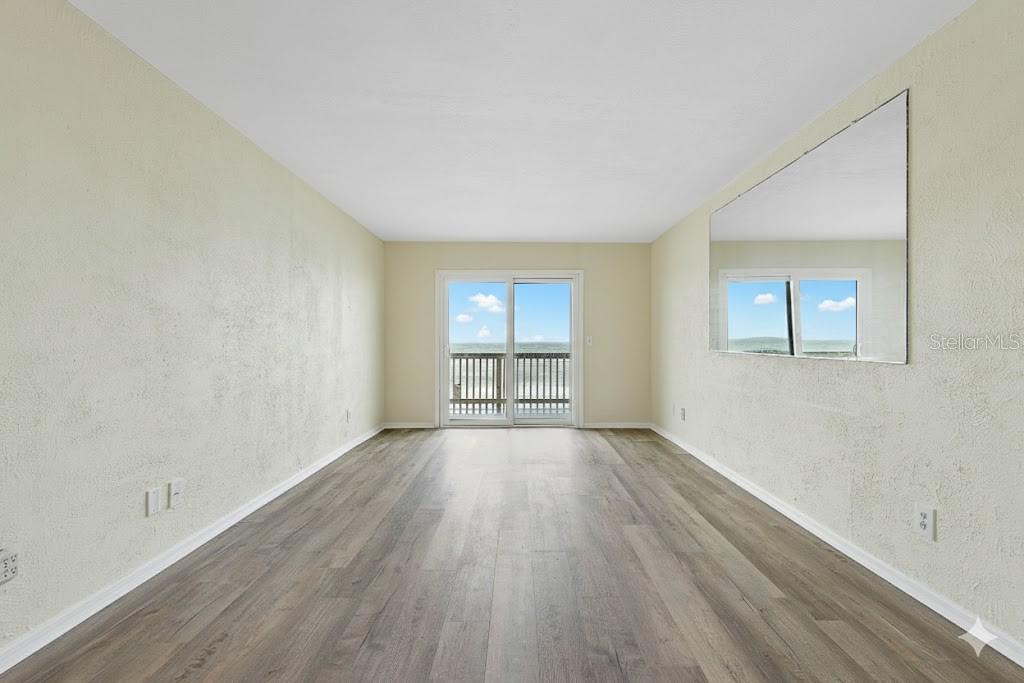 Image 10 of 36 For 2811 Ocean Shore Boulevard 5