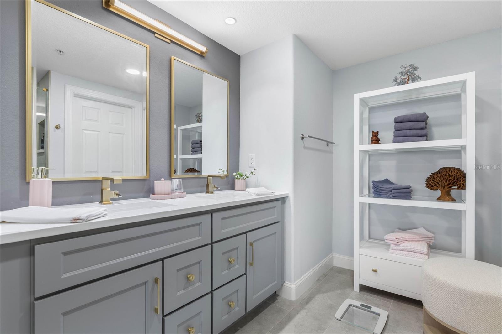 Image 35 of 96 For 60 Surfview Drive 308