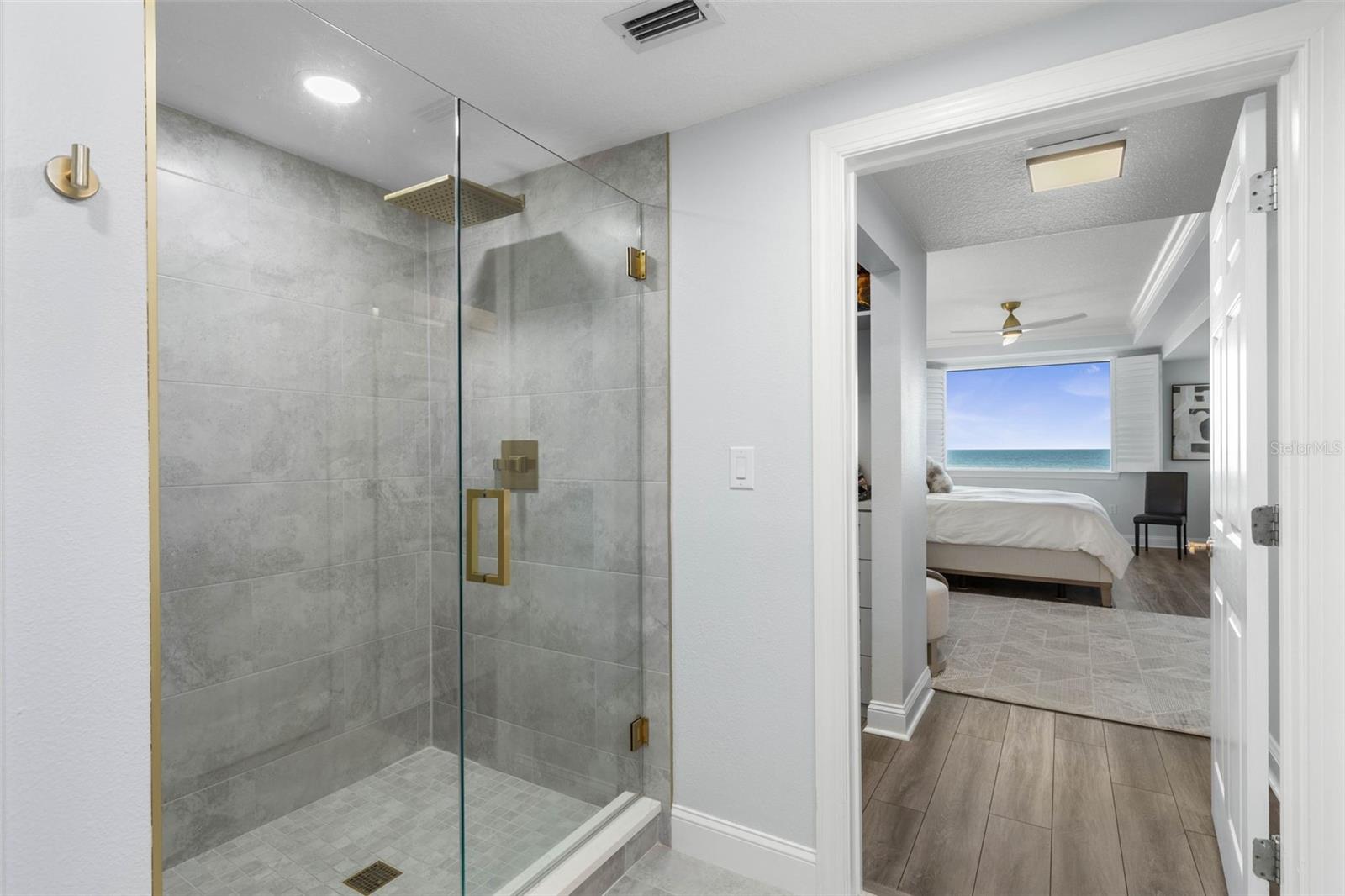 Image 36 of 96 For 60 Surfview Drive 308