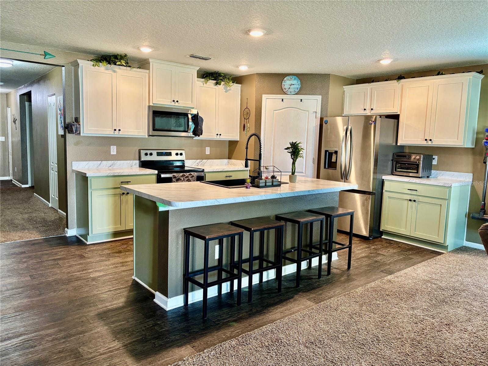 Image 10 of 39 For 18 Pacific Drive