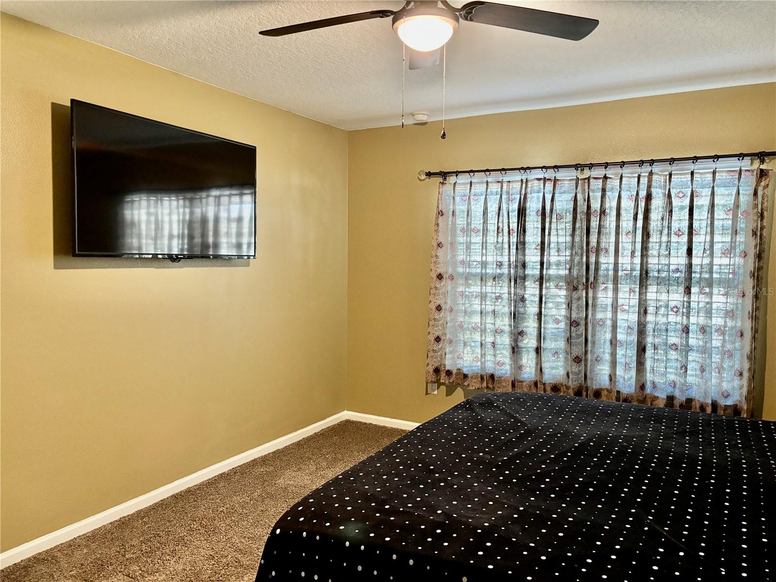 Image 22 of 39 For 18 Pacific Drive