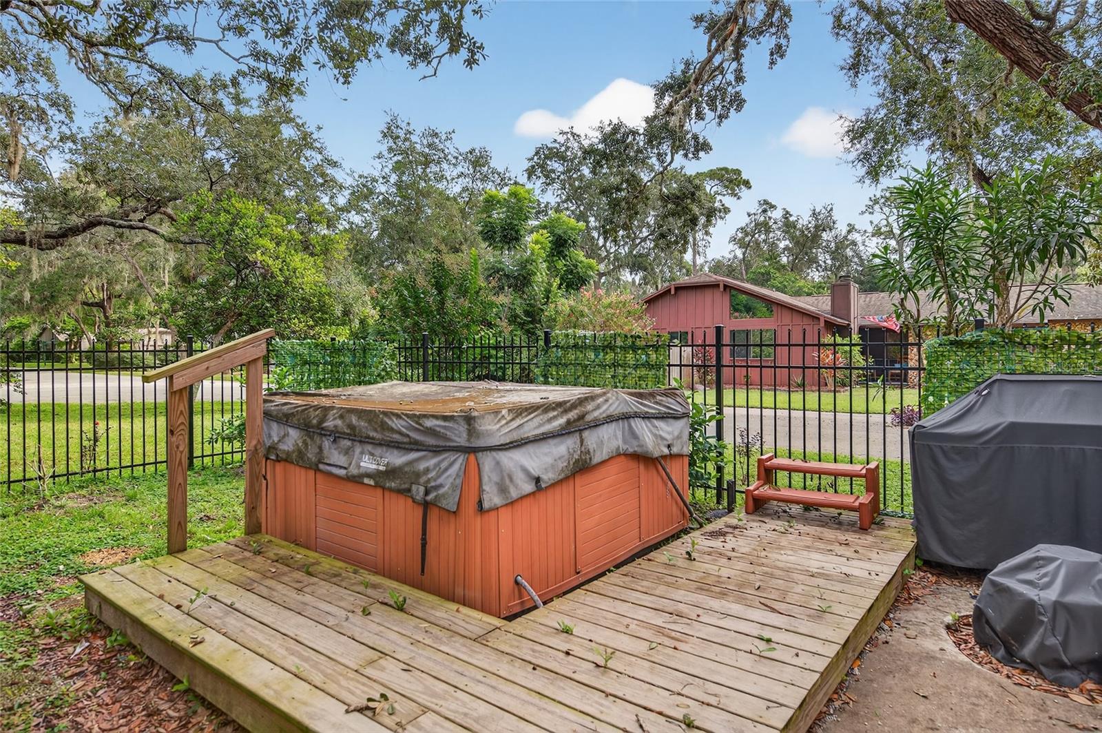 Image 18 of 31 For 28 Baymeadow Court
