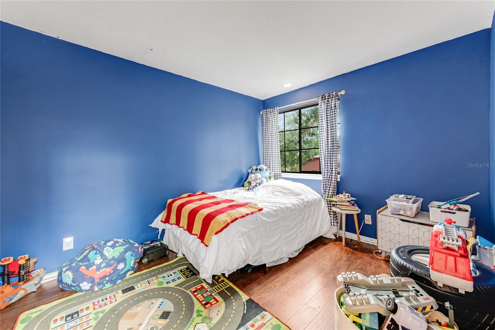 Image 22 of 31 For 28 Baymeadow Court