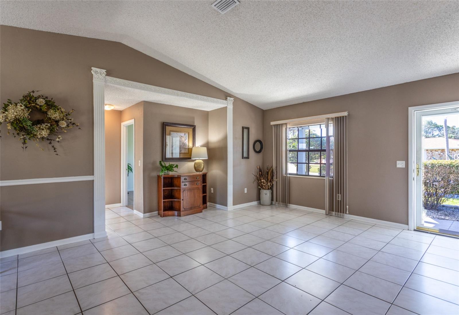 Image 11 of 47 For 22 Westfield Lane