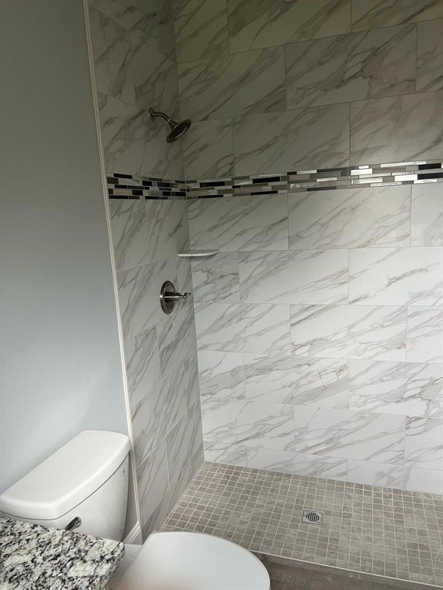 Image 10 of 14 For 9 Lynn Place A