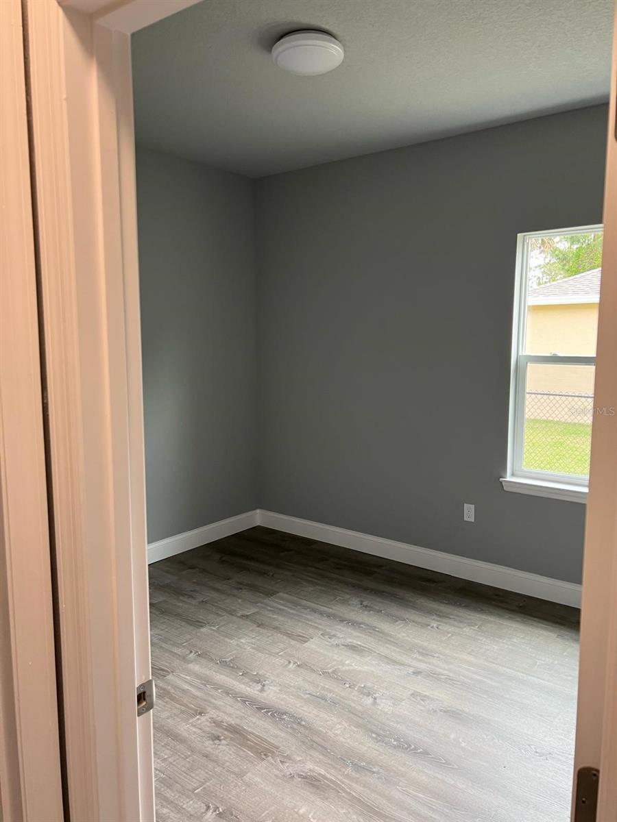 Image 13 of 14 For 9 Lynn Place A