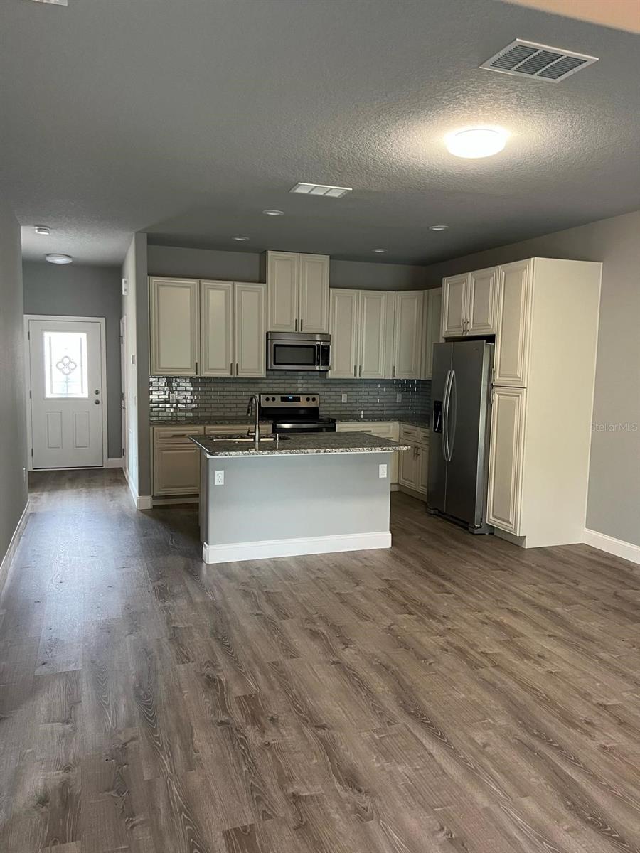 Image 3 of 14 For 9 Lynn Place A