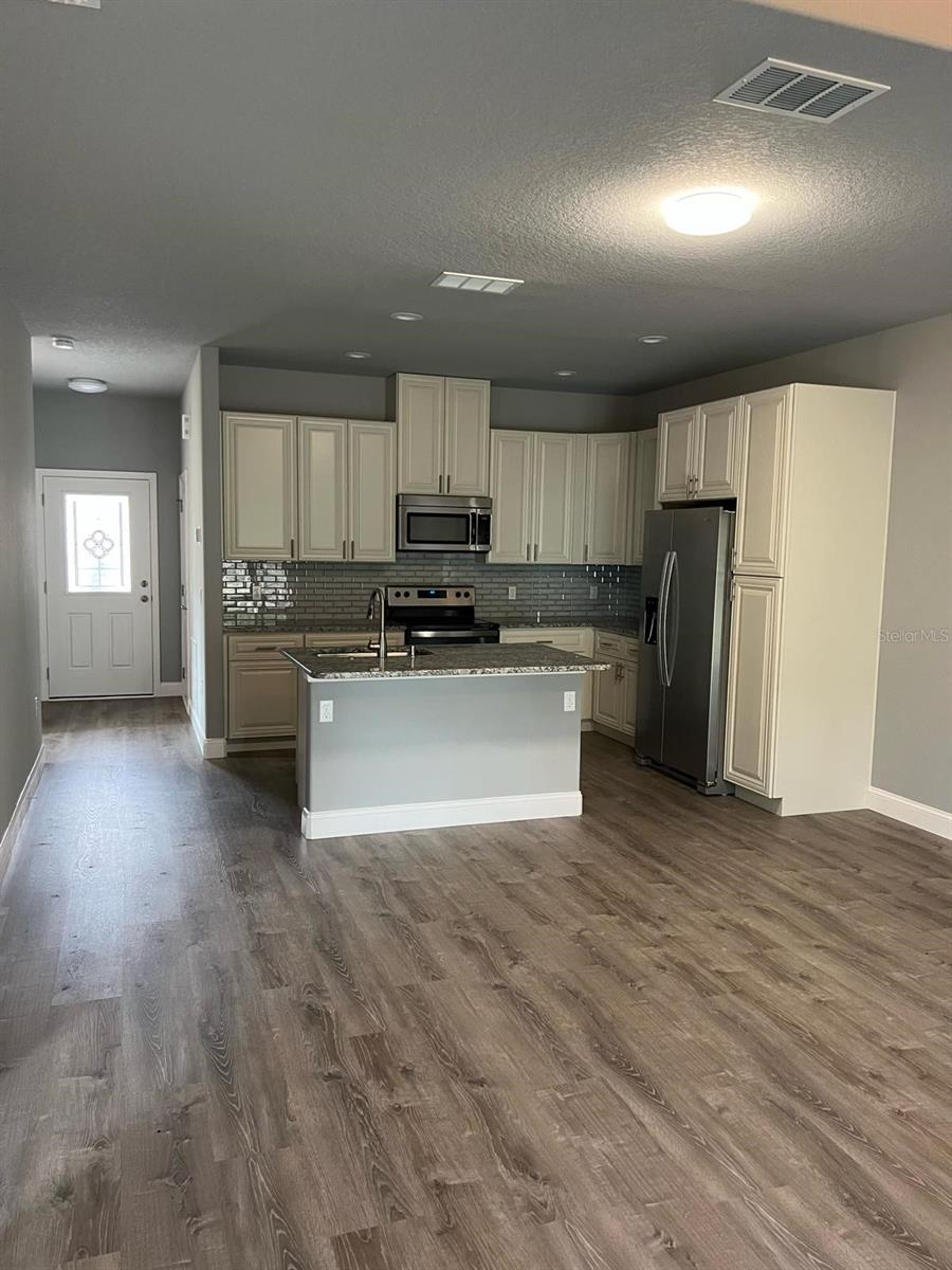 Image 4 of 14 For 9 Lynn Place A