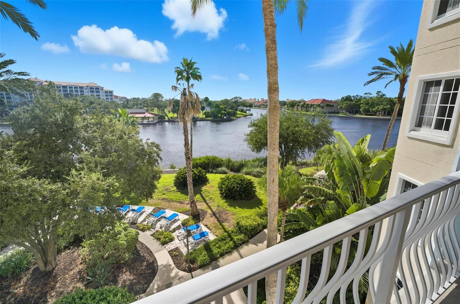 Image 13 of 62 For 102 Yacht Harbor Drive 376