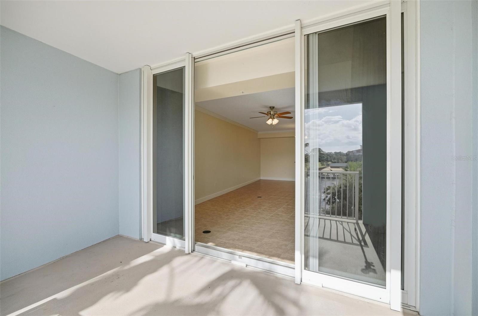 Image 14 of 62 For 102 Yacht Harbor Drive 376