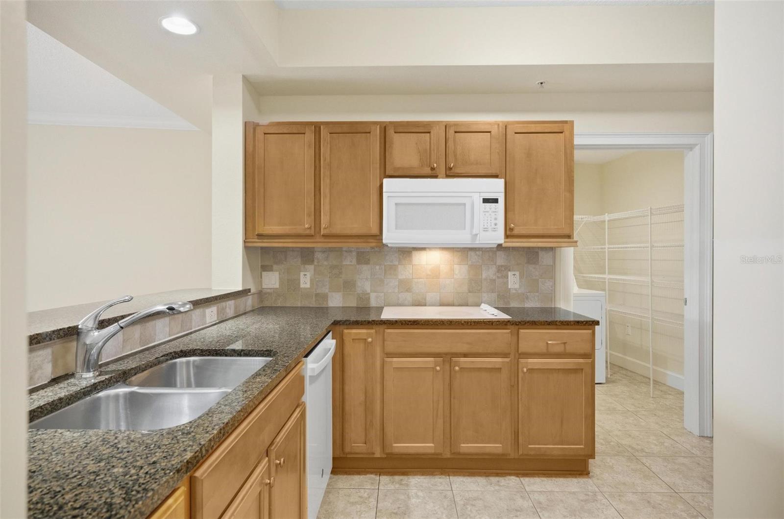 Image 15 of 62 For 102 Yacht Harbor Drive 376