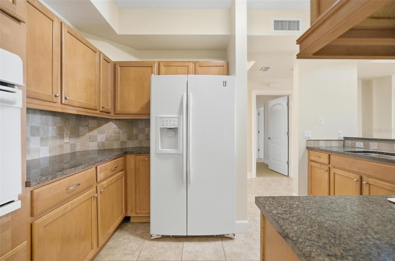 Image 17 of 62 For 102 Yacht Harbor Drive 376