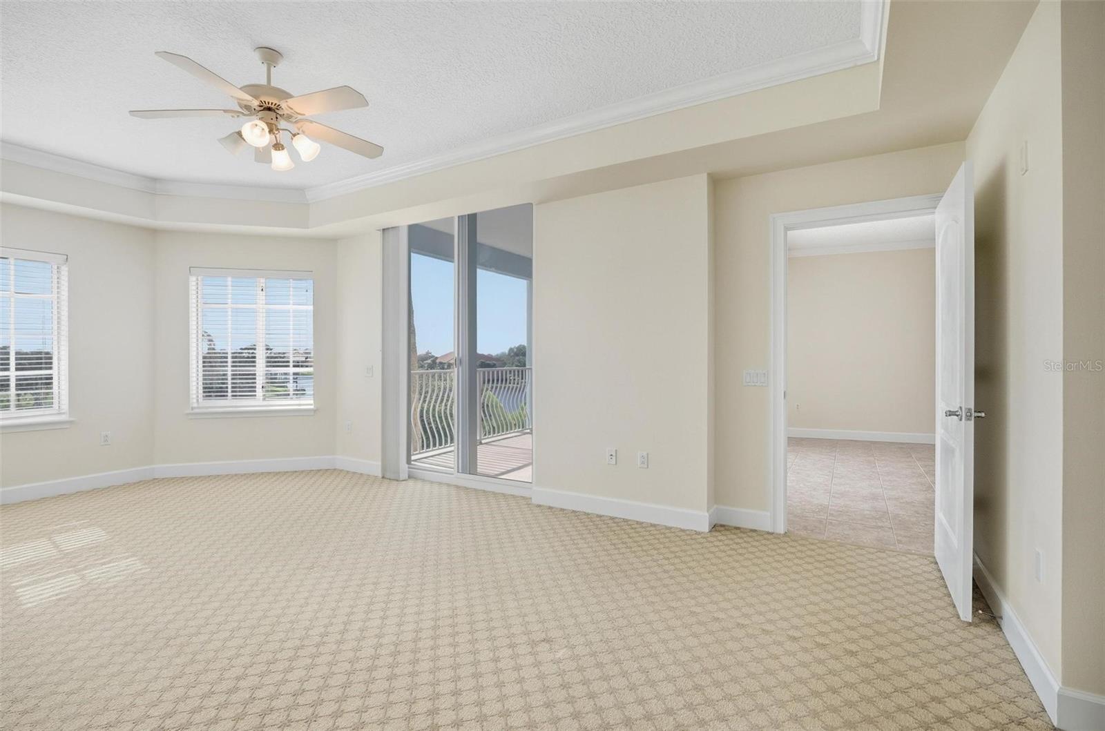 Image 23 of 62 For 102 Yacht Harbor Drive 376