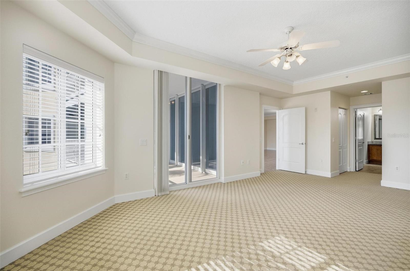 Image 26 of 62 For 102 Yacht Harbor Drive 376