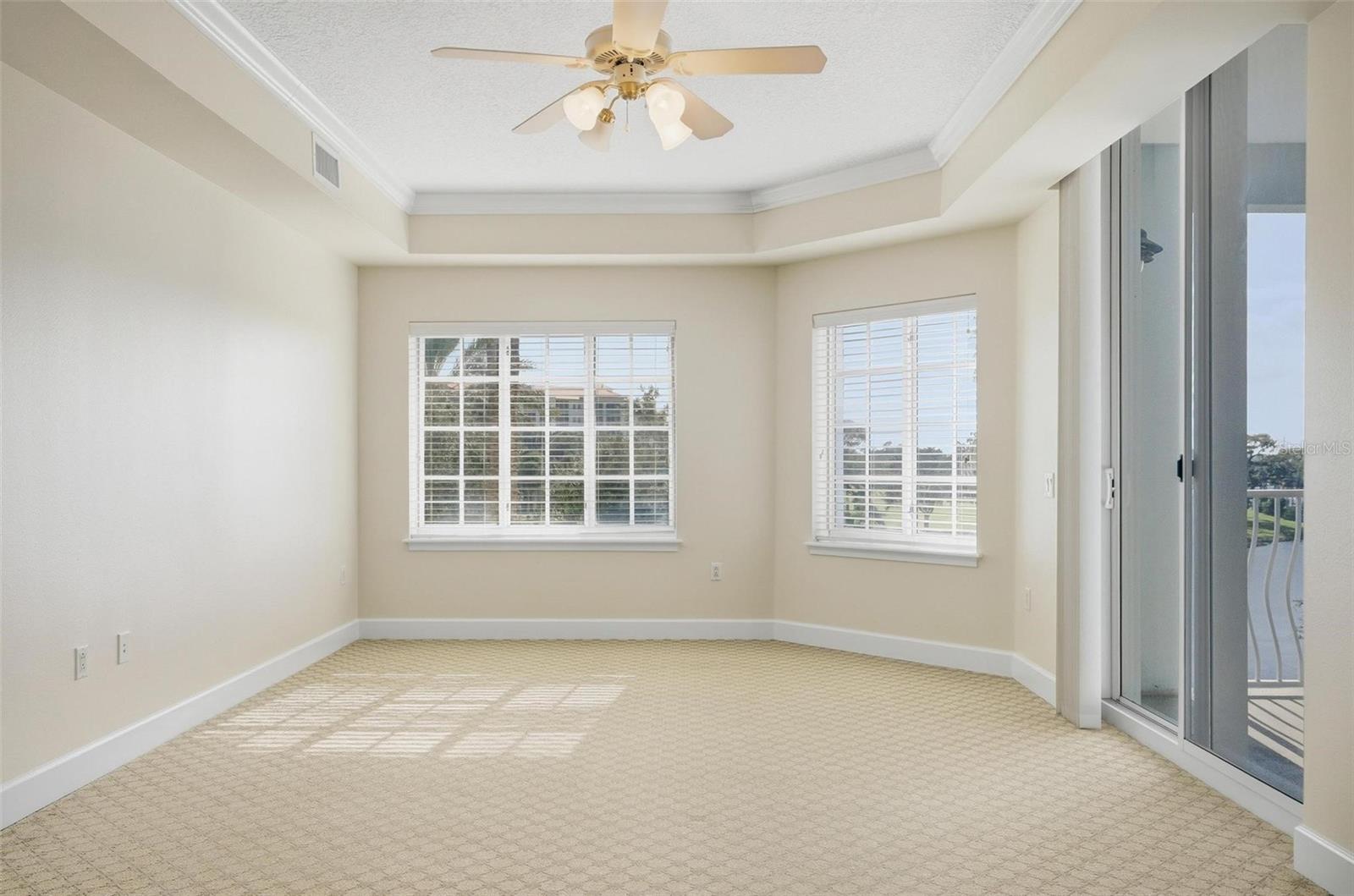 Image 27 of 62 For 102 Yacht Harbor Drive 376