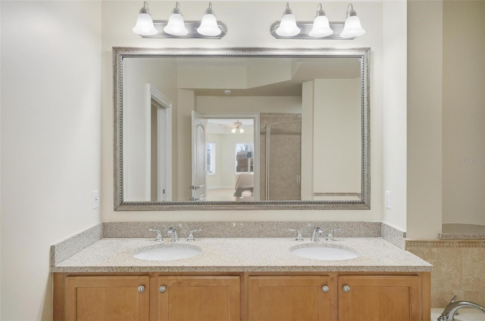 Image 32 of 62 For 102 Yacht Harbor Drive 376