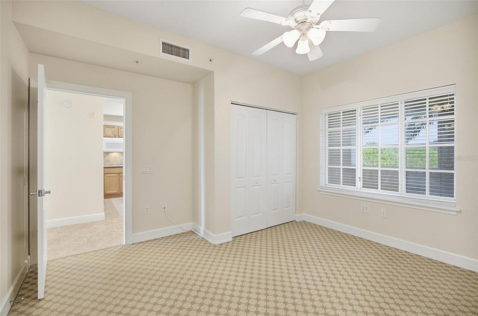 Image 38 of 62 For 102 Yacht Harbor Drive 376