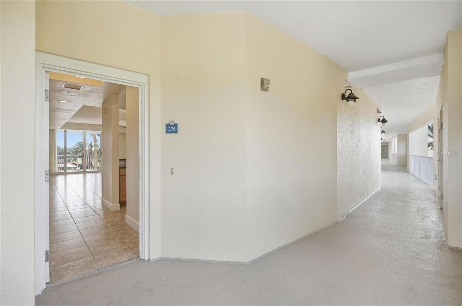 Image 4 of 62 For 102 Yacht Harbor Drive 376