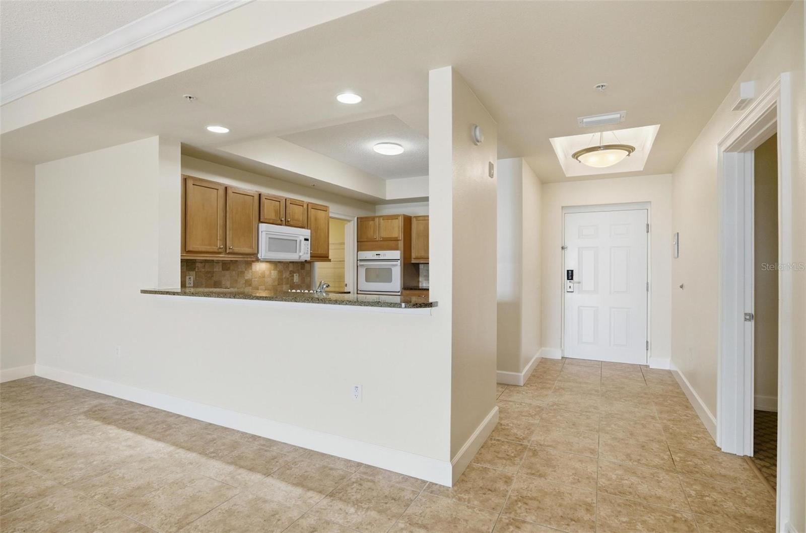 Image 6 of 62 For 102 Yacht Harbor Drive 376