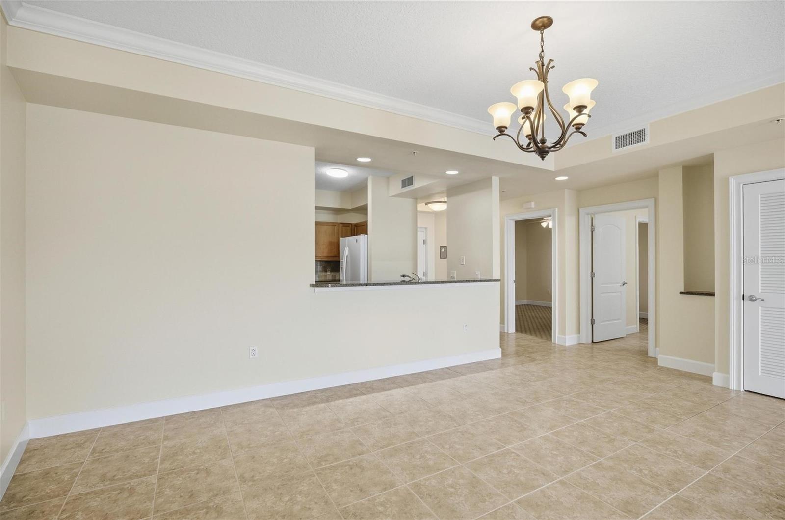 Image 7 of 62 For 102 Yacht Harbor Drive 376