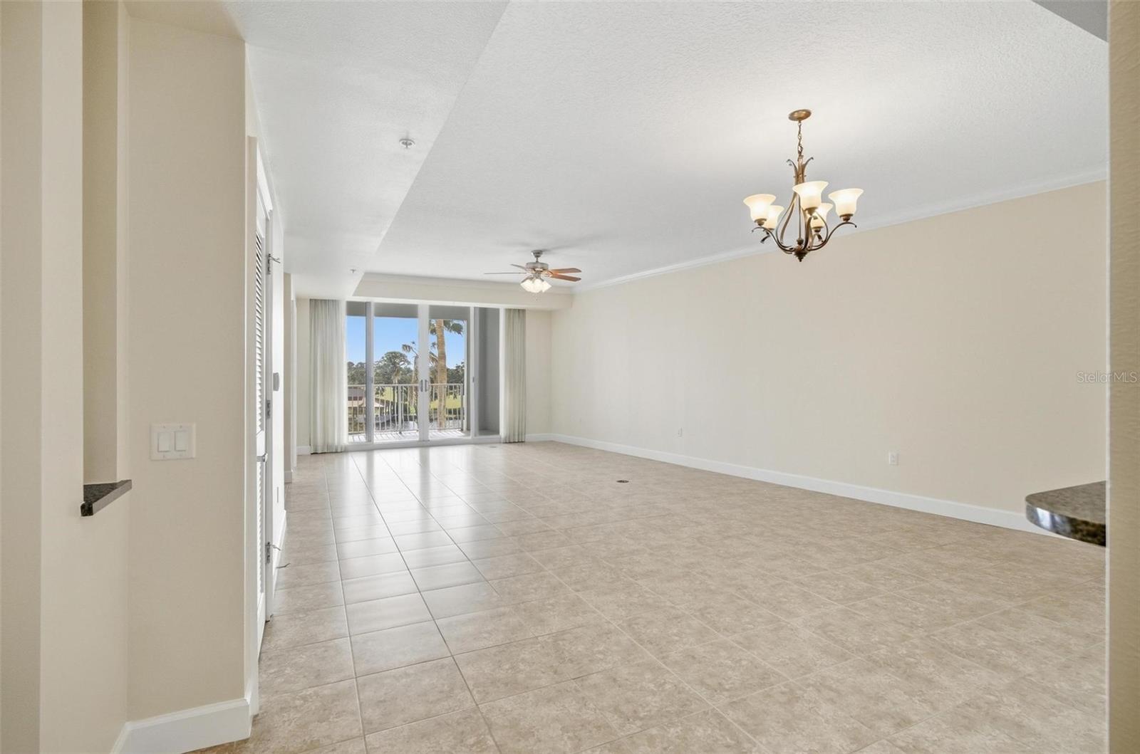 Image 9 of 62 For 102 Yacht Harbor Drive 376