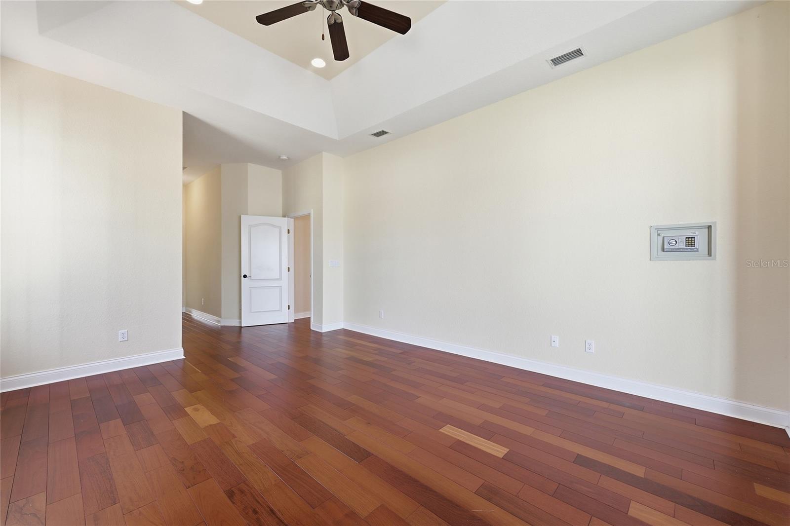 Image 28 of 65 For 9 Winter Haven Court