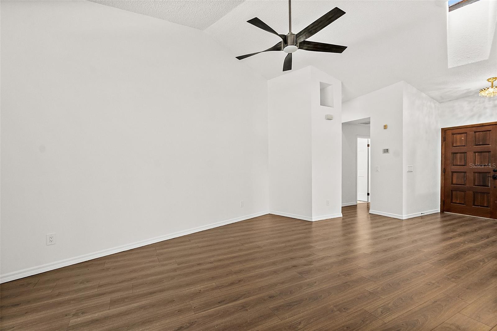 Image 18 of 69 For 51 Comanche Court