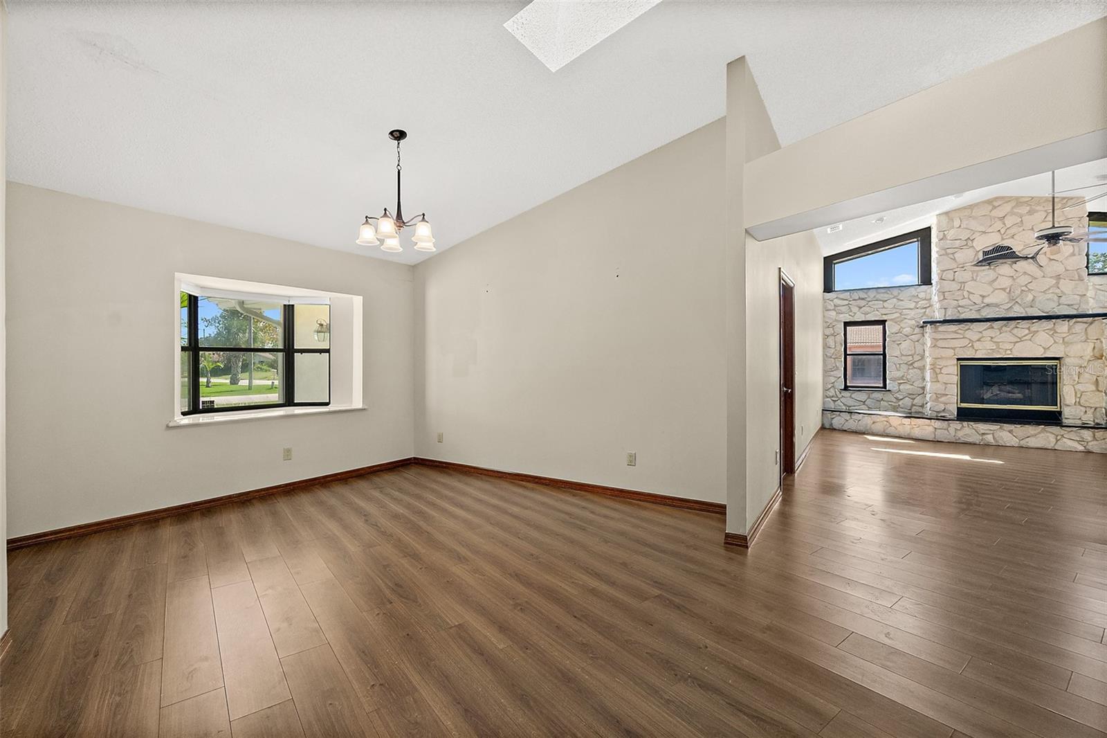 Image 19 of 69 For 51 Comanche Court