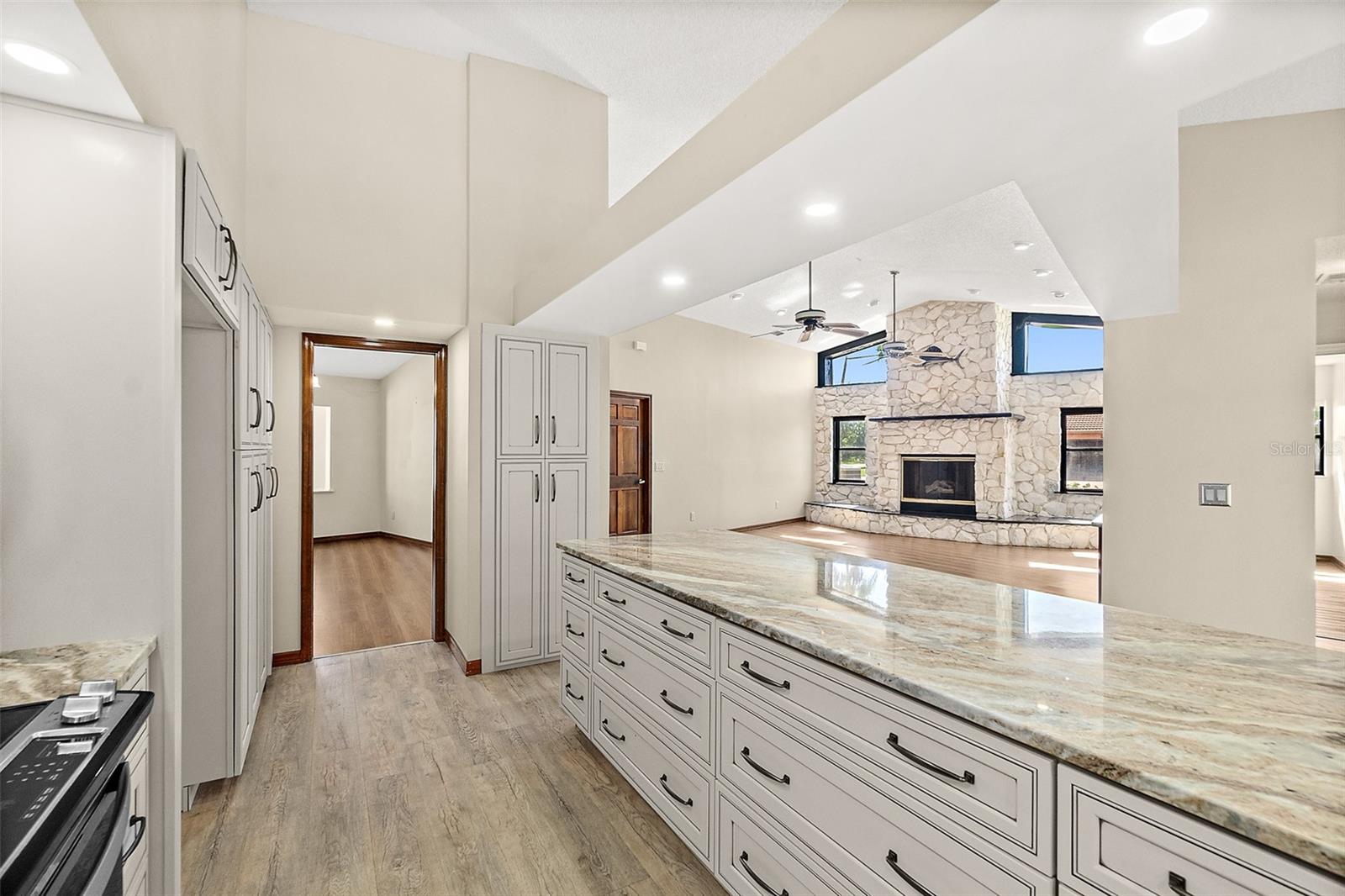 Image 27 of 69 For 51 Comanche Court