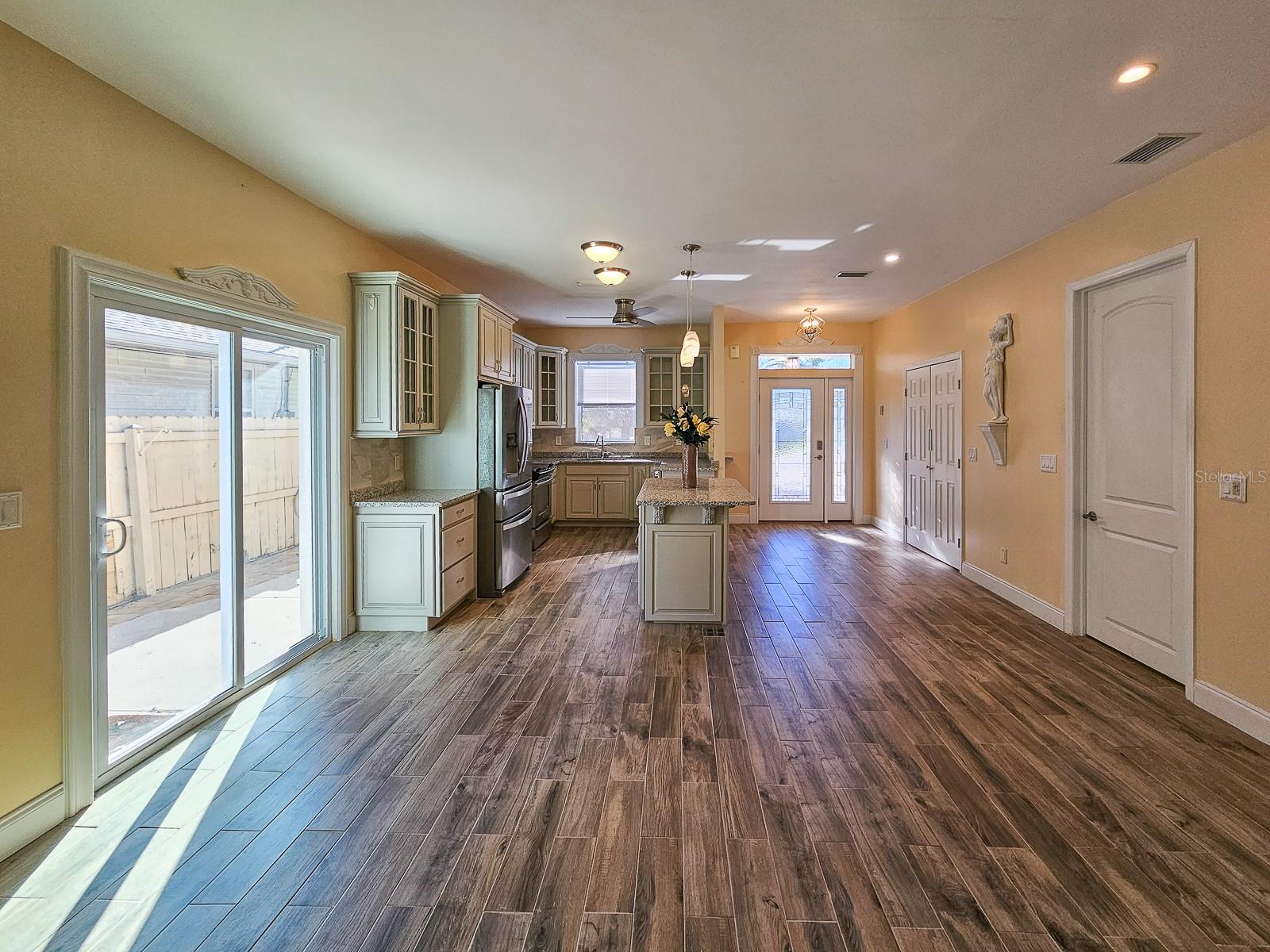 Image 14 of 39 For 120 7th Street