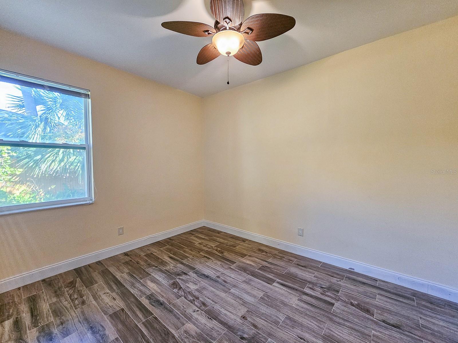 Image 27 of 39 For 120 7th Street