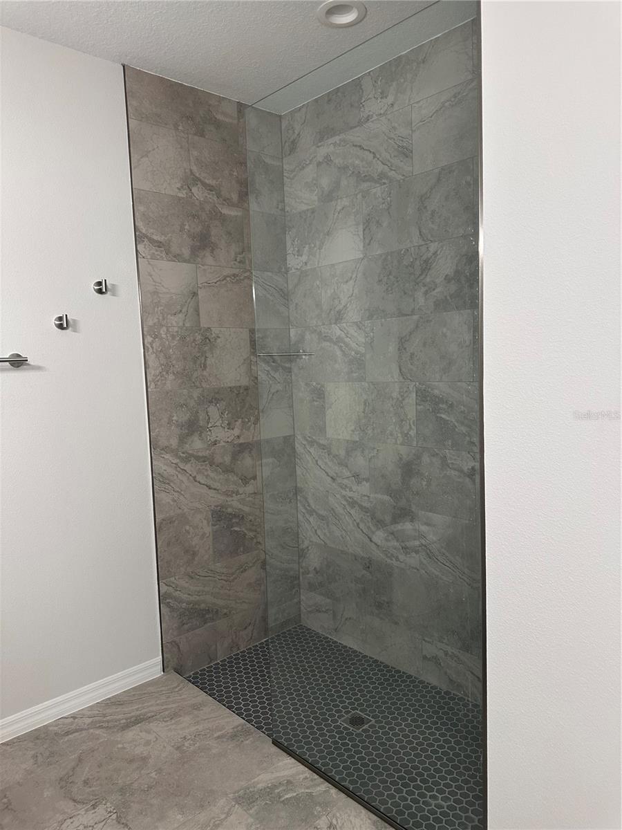 Image 15 of 25 For 18 Ponderosa Lane B